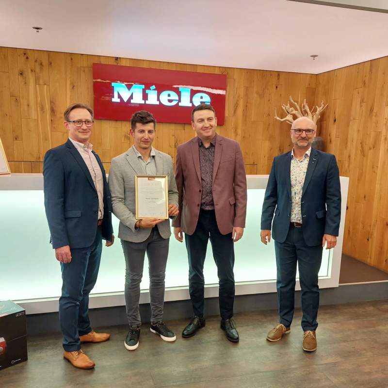 Pravidelně se školíme a jsme certifikovaní prodejci Miele